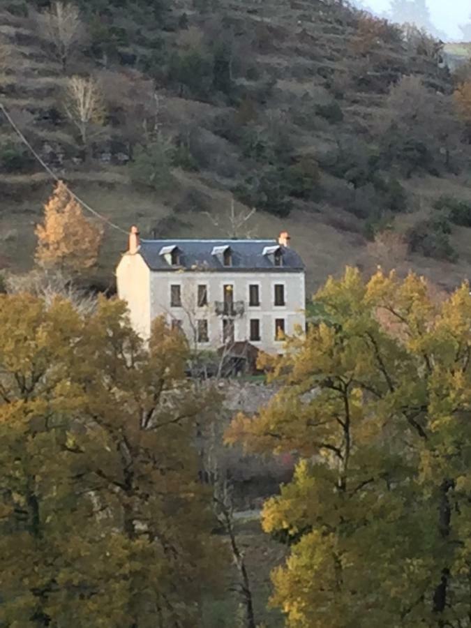 Bed and breakfast Aux Berges du Coubisou Extérieur photo